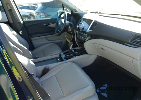 2017 Honda Ridgeline Rtl-E из США, поврежденный, VIN 5FPYK3F77HB033097